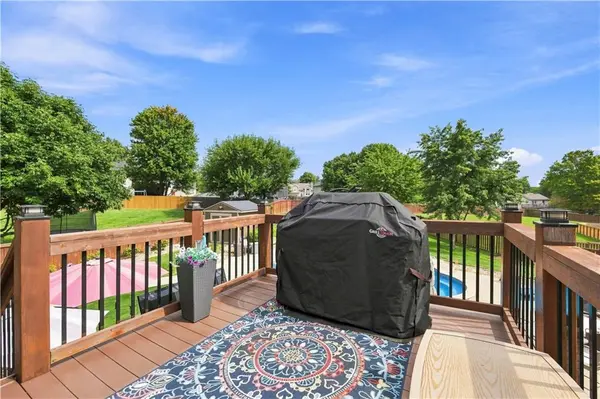 21324 W 51st CT, Shawnee, KS 66226