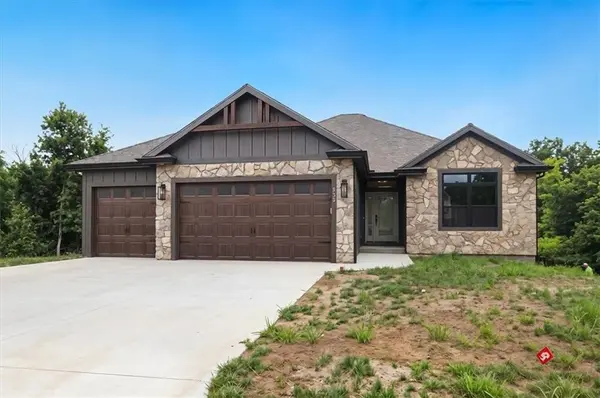 2204 Arbor LN, Excelsior Springs, MO 64024
