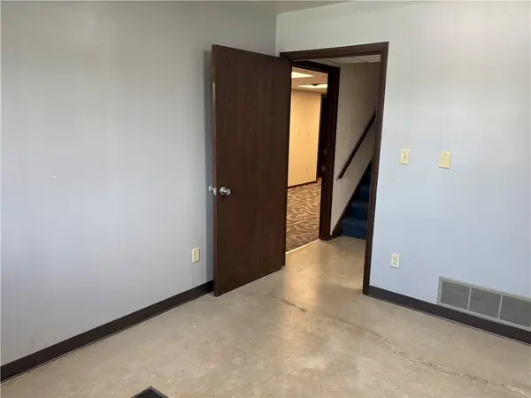 15385 US 169 HWY #S, Olathe, KS 66062