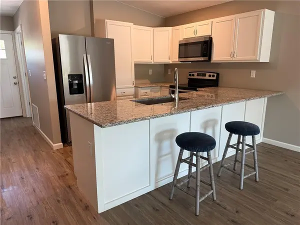 2 Illinois DR, Linn Valley, KS 66040