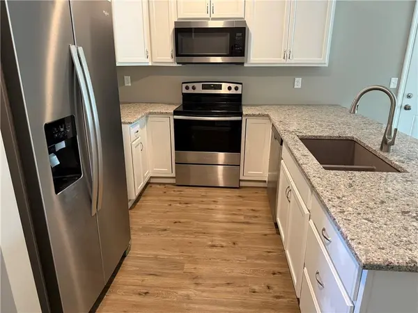 2 Illinois DR, Linn Valley, KS 66040