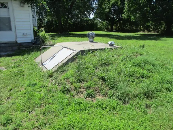 1101 W 12th ST, Baxter Springs, KS 66713