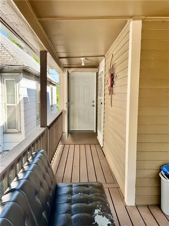 902 W 29TH ST, Kansas City, MO 64108