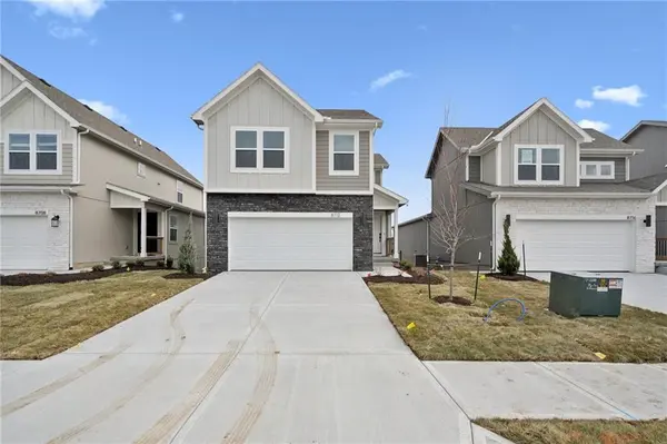 8712 SW Brickell DR, Blue Springs, MO 64064