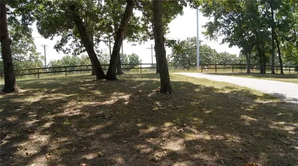29757 MM HWY, Warsaw, MO 65355