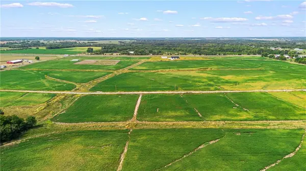 Lot 31, Smasal RD, Sedalia, MO 65301