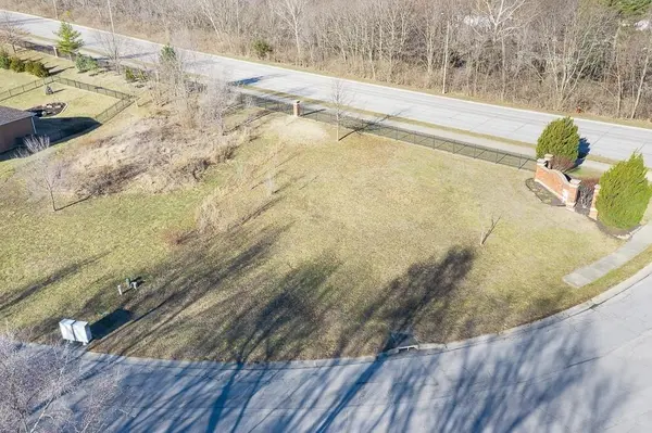 1933-1937 Edgewood DR, Leavenworth, KS 66048