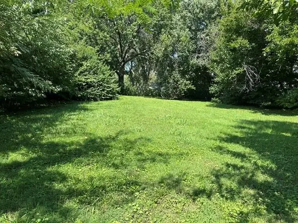 NE 71st ST, Gladstone, MO 64118