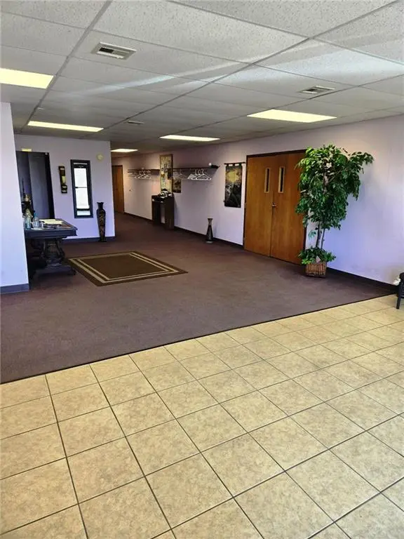 1390 W 35th Pkwy, Chanute, KS 66720