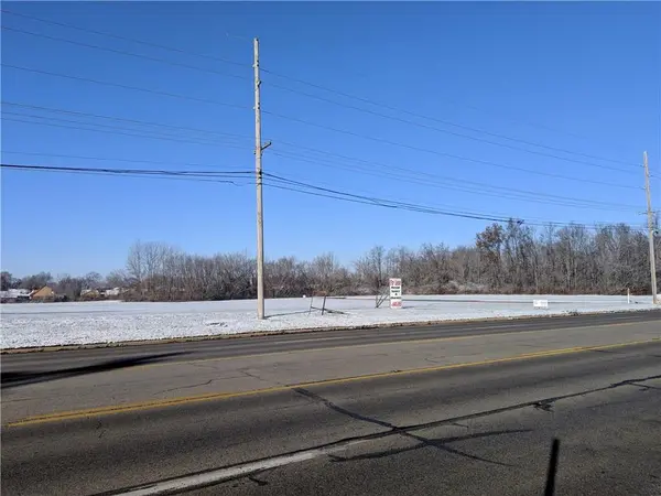 241 N Scatterfield RD, Anderson, IN 46012