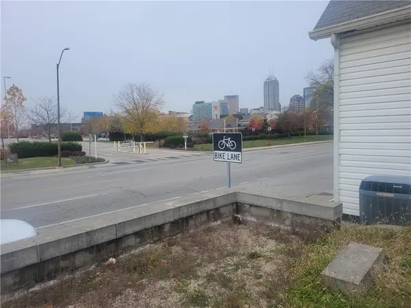 525 S East ST, Indianapolis, IN 46225