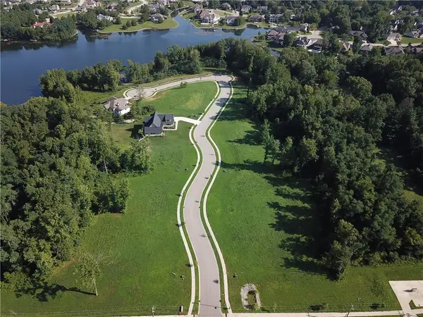 1792 Tipton Pointe CT, Columbus, IN 47201