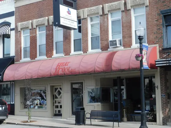 72 Main ST W, Danville, IN 46122