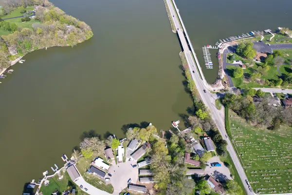 31 blue water DR, Cicero, IN 46034
