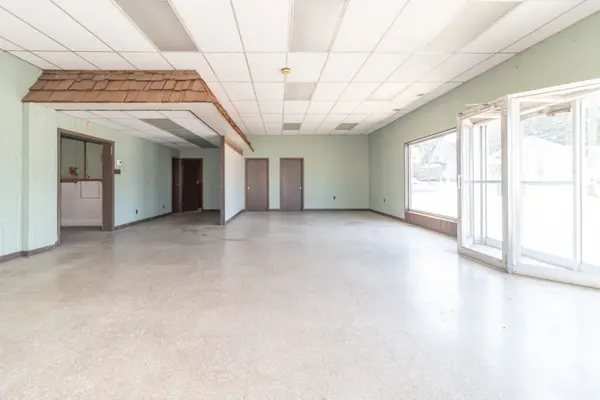490 Indiana AVE, New Castle, IN 47362