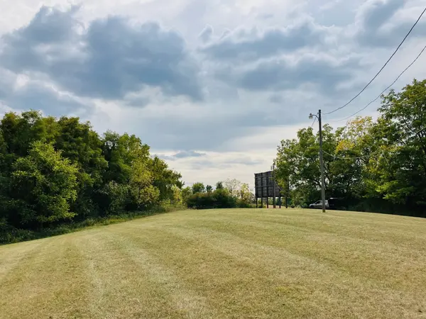 28527 Coonhunters LN, West Harrison, IN 47060