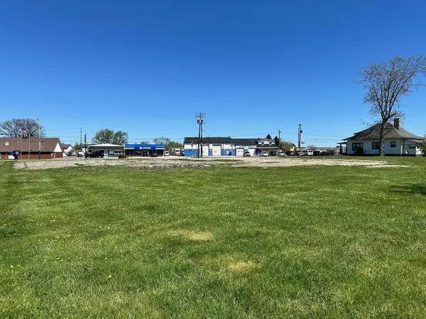 645-655 E Main ST, Brownsburg, IN 46112