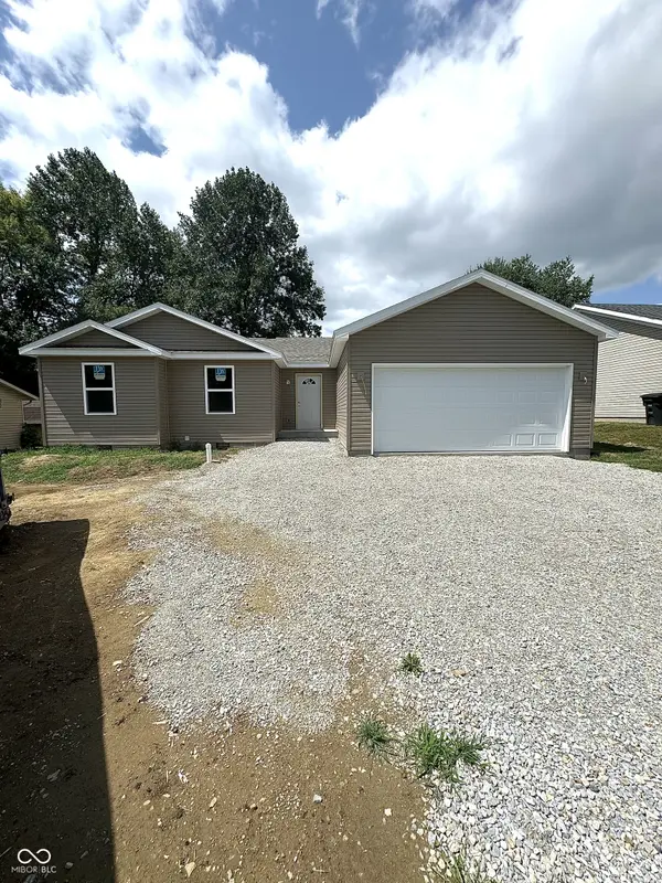 207 N Birchwood DR, Muncie, IN 47304