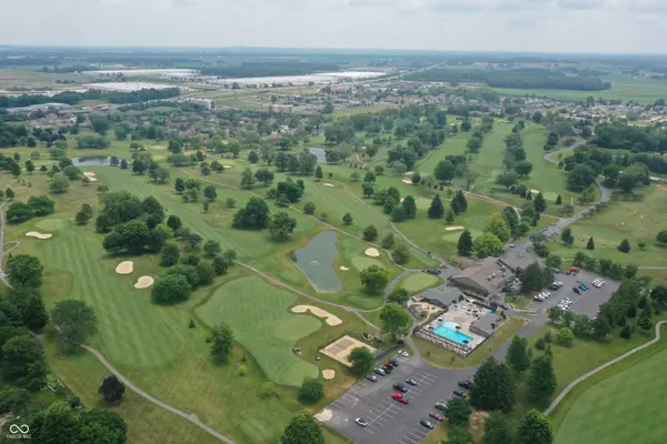 1658 Mill Pond LN, Franklin, IN 46131