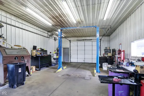 359 N Jackson ST, Frankfort, IN 46041