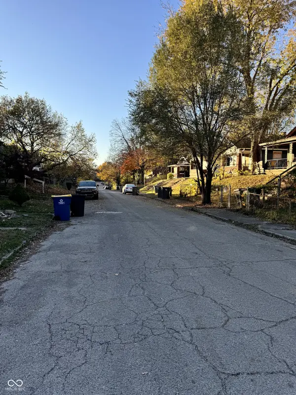 1528 N Tacoma AVE, Indianapolis, IN 46201