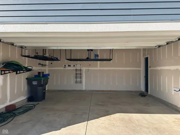 418 Switchgrass LN, Whiteland, IN 46184