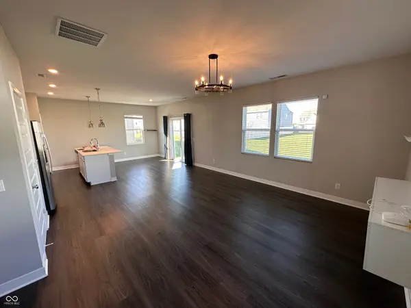418 Switchgrass LN, Whiteland, IN 46184