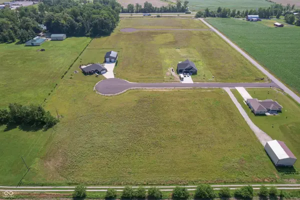 10304 Shamrock CT, Seymour, IN 47274