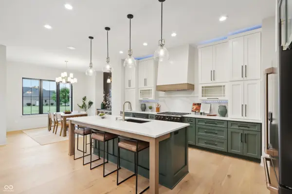 16246 Remington DR, Fishers, IN 46037
