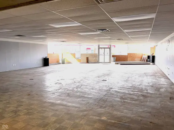 7027 Pendleton Pike, Indianapolis, IN 46226
