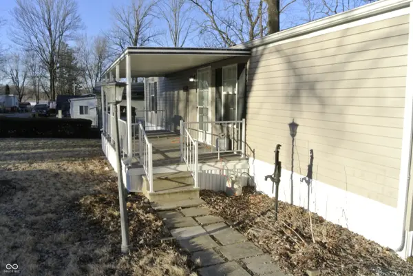 5075 Van Bibber Lake Estate, Greencastle, IN 46135