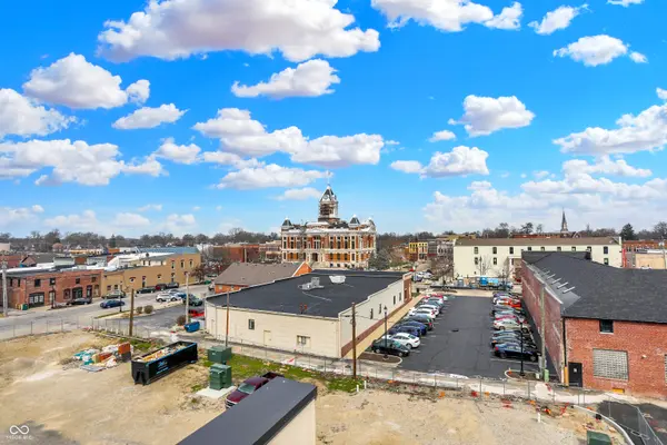 76 E Wayne ST #B, Franklin, IN 46131