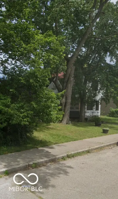 930 W Roache ST, Indianapolis, IN 46208