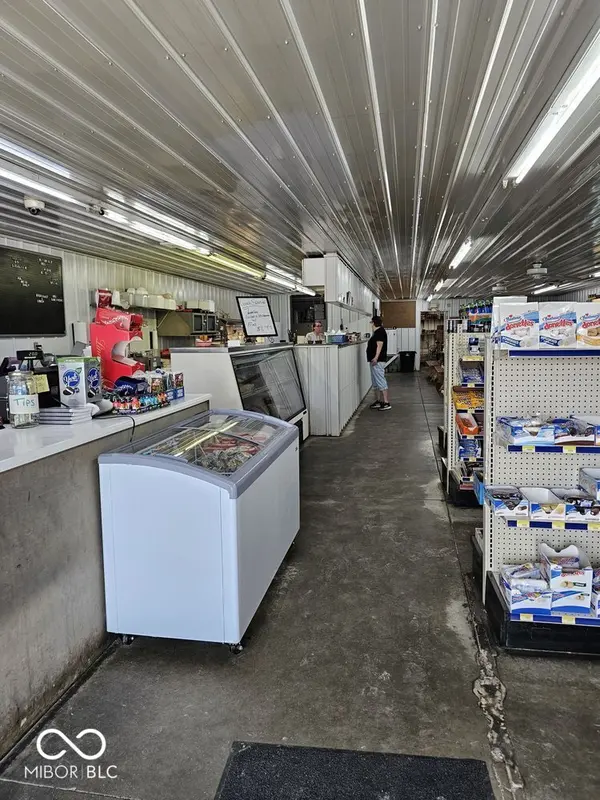 5185 E Us Highway 50, Butlerville, IN 47223