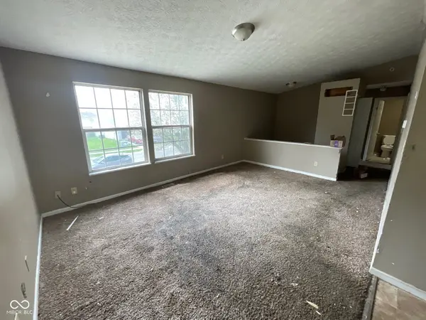 11106 Wismar DR, Indianapolis, IN 46235