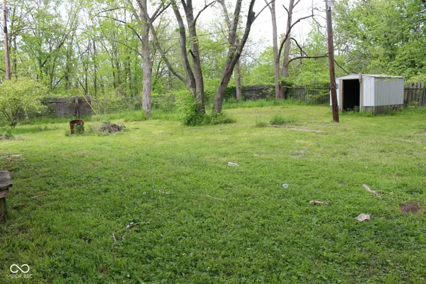 338 E Park ST, Westfield, IN 46074