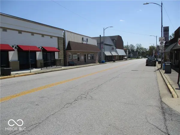 6 E Main ST, Jamestown, IN 46147