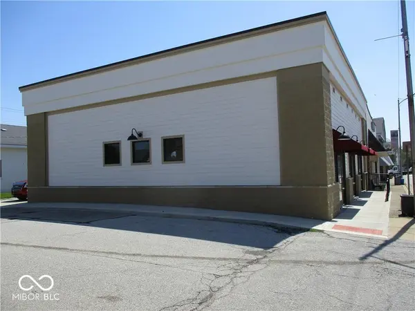 6 E Main ST, Jamestown, IN 46147