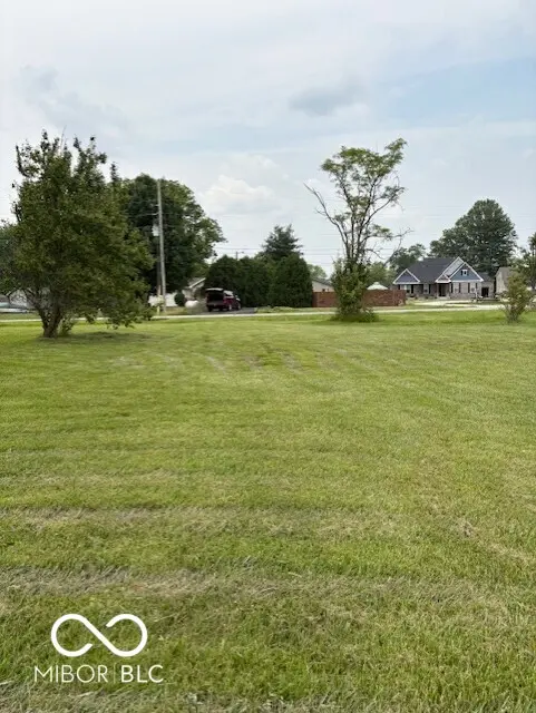 320 E Santee DR, Greensburg, IN 47240
