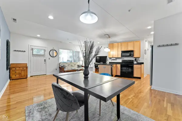 932 N Broadway ST #4, Indianapolis, IN 46202
