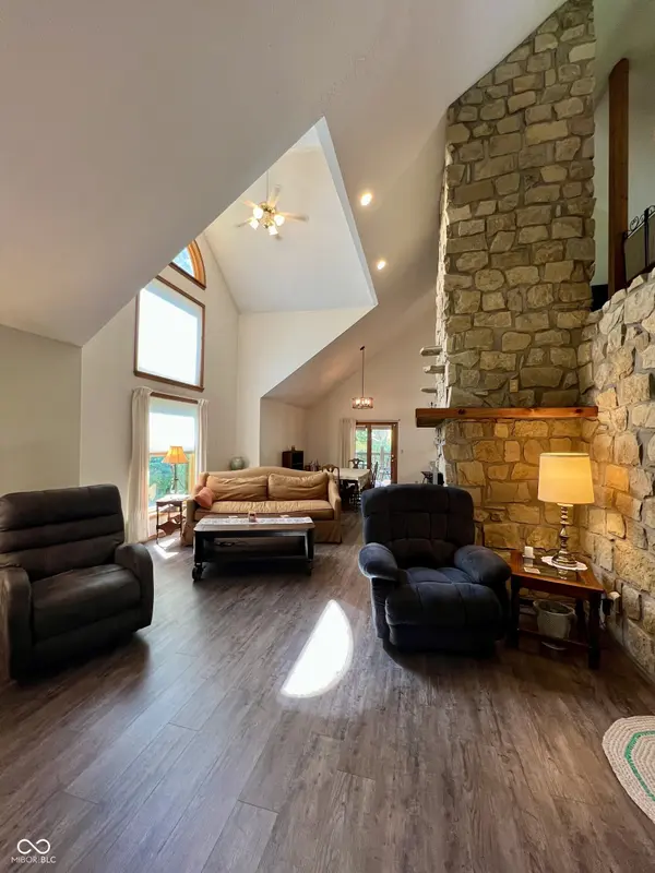 8546 N Chickadee DR, Morgantown, IN 46160