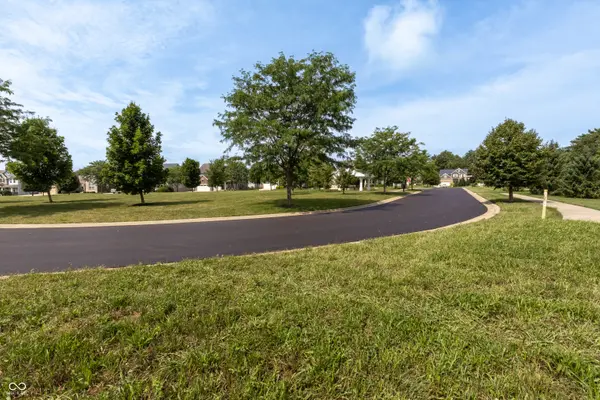 00 Red Fox CIR, Columbus, IN 47201