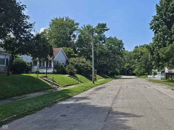 1217 W 1st ST, Anderson, IN 46016