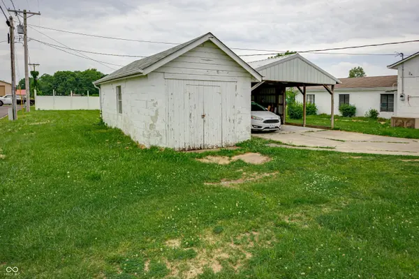 20-24 N Eisenhower DR, Edinburgh, IN 46124