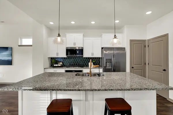 994 Astor LN, Carmel, IN 46032