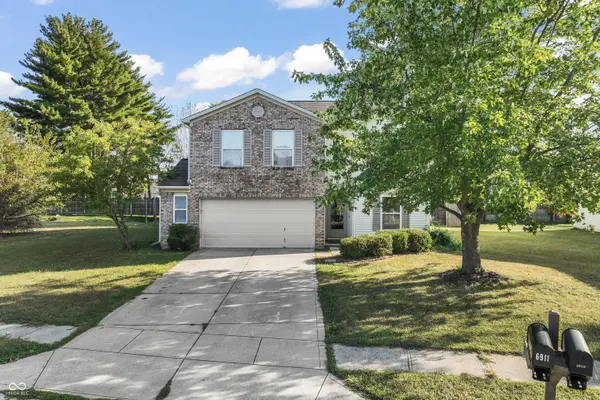 6911 Woodland Heights DR, Avon, IN 46123