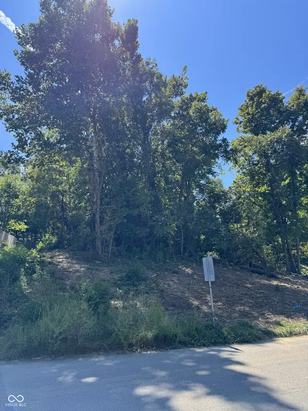 732 W Thornridge WAY, Spencer, IN 47460