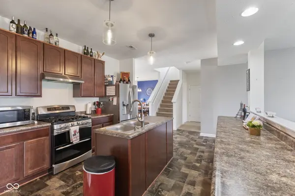 3372 Clary Blvd S DR, Greenwood, IN 46143