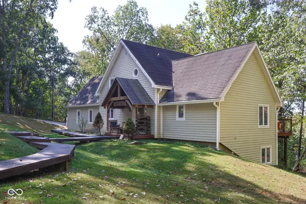 9007 E Agate AVE, Nashville, IN 47448