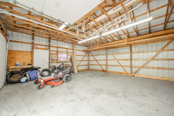 610 E 1000 N, Fortville, IN 46040